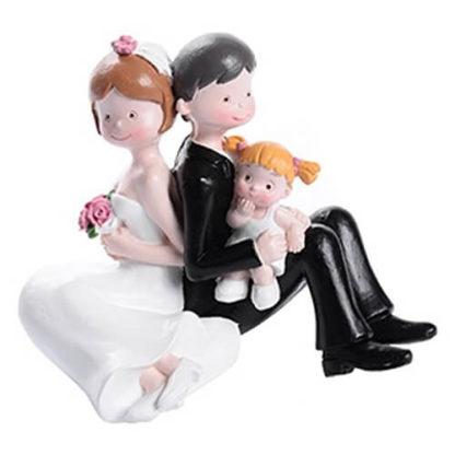 Figurine Maries Couple De Maries Dos A Dos Assis Avec Enfant Mariage Humoristique Deco Gateau Mariage Mon Mariage Parfait